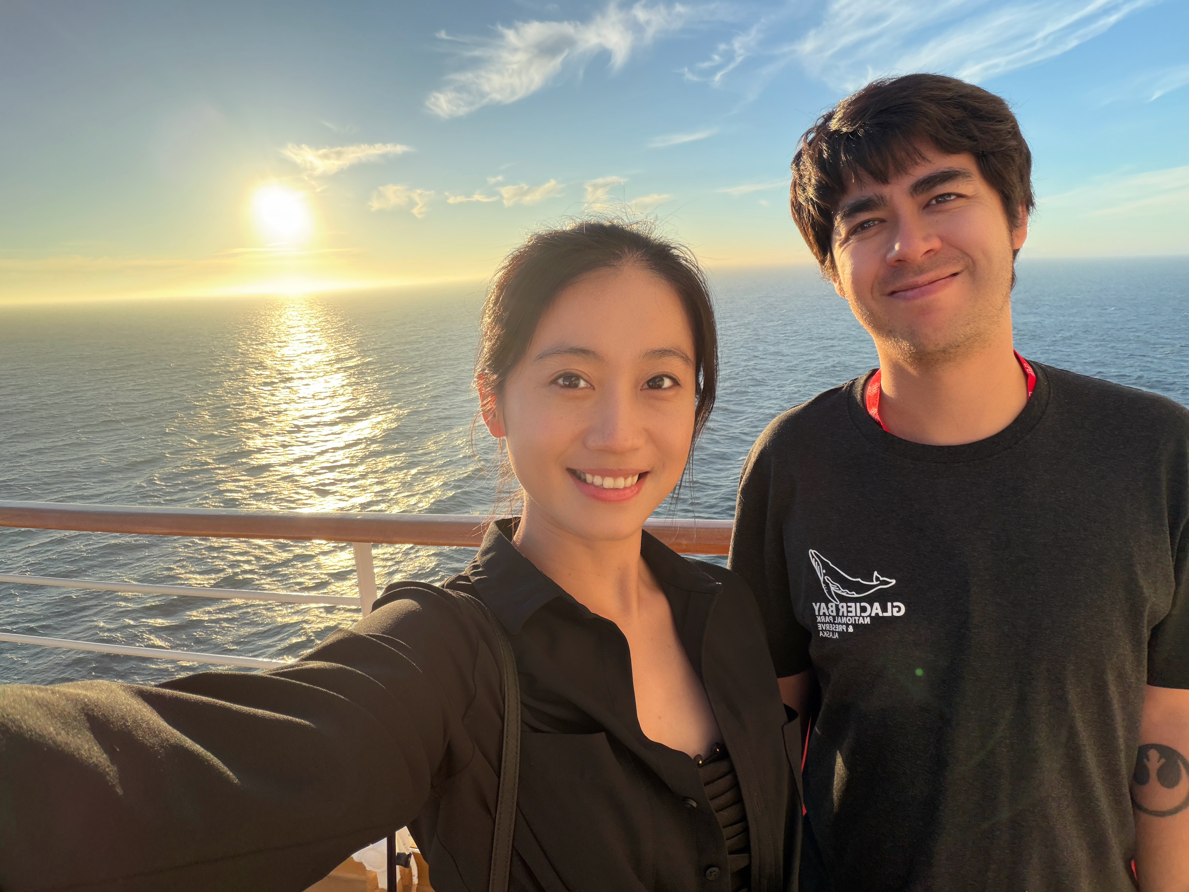 虽然明天周一但只需摸四天鱼就能跟朋友们出去过三天小长假～抓住夏天的尾巴吧后面就只