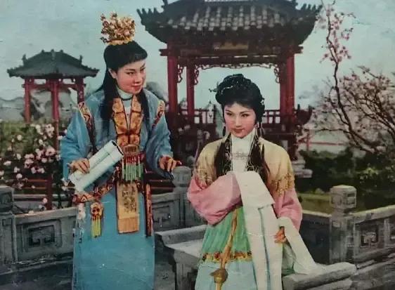 #说出一部你心中最好看的电影#我心中最好看的电影是1962年的越剧电影《红楼梦》