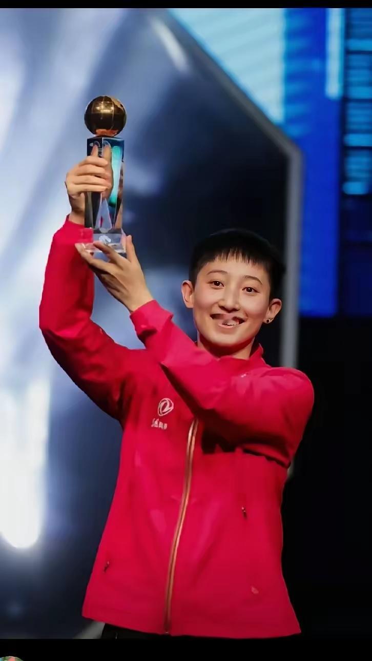 看到小将范思琪赢了，我没激动，​听到全场的欢呼声，我也没激动，​可是我怎么也没想