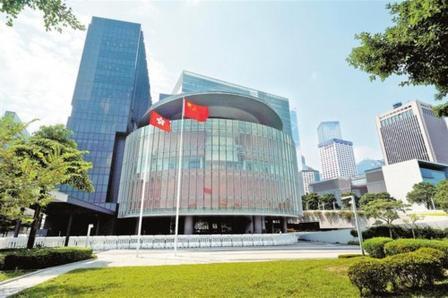 懵了！香港不用给中央交税，拿不到中央财政补贴，还不能发行地方债，整座城市运转的钱