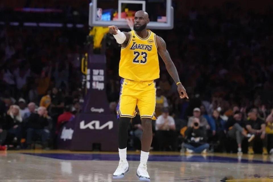 近日，NBA自由市场上的动静是越来越少了，明明还有很多球员没有签约，也有很多球队