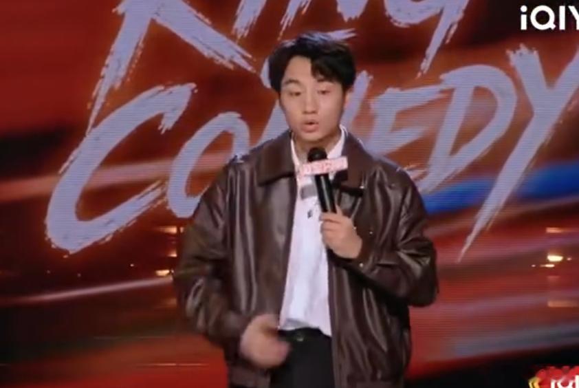 健身房最容易坚持的器械是秤喜剧之王单口季 健身房里的秤就像一个老朋友，见证了我一
