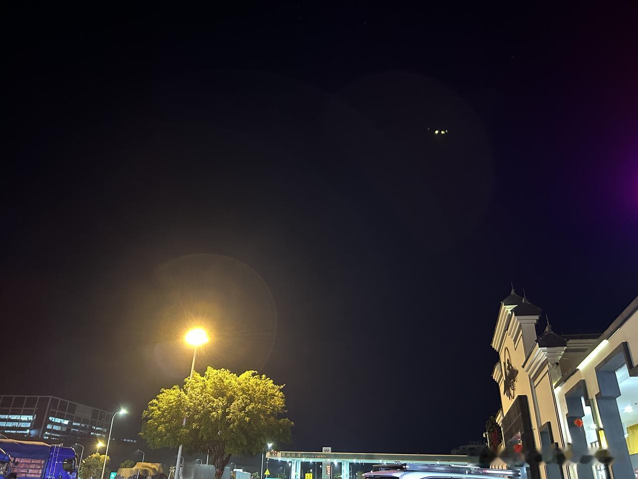 以前看到过一个很高赞的提问，

就是如果不用在乎生计，不在乎生活水平的话，你会选