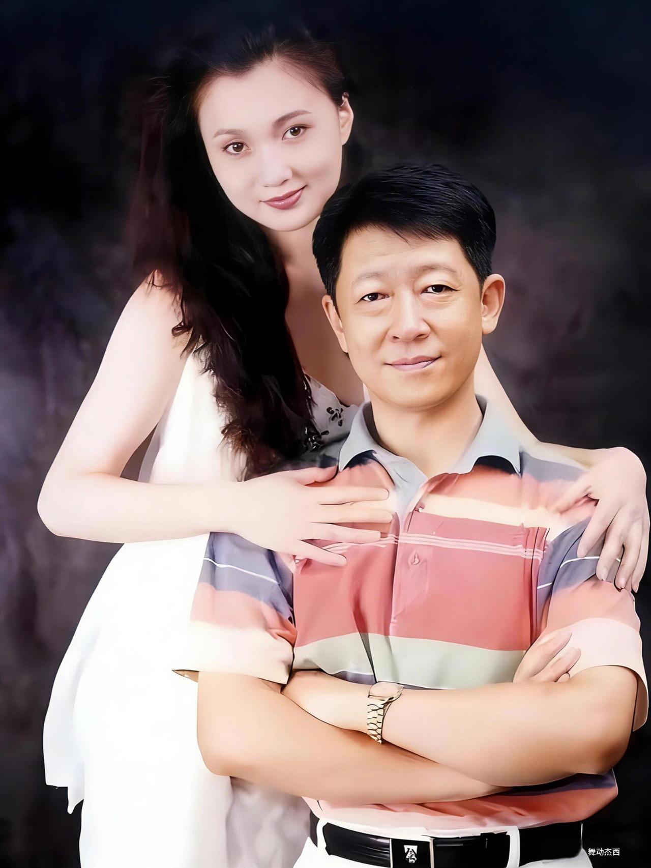 80年代末，王志文还是个穷学生，就追到了女神林芳兵啊，[捂脸][捂脸][捂脸]