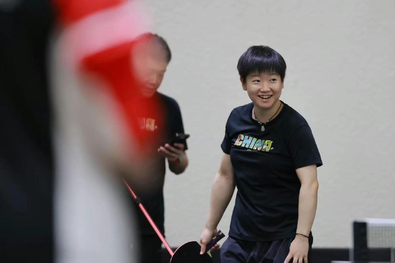 终于看到国乒的孩子们了[笑哭]，
个个这么开心是吃到好吃的东西了吗？[笑哭]
这
