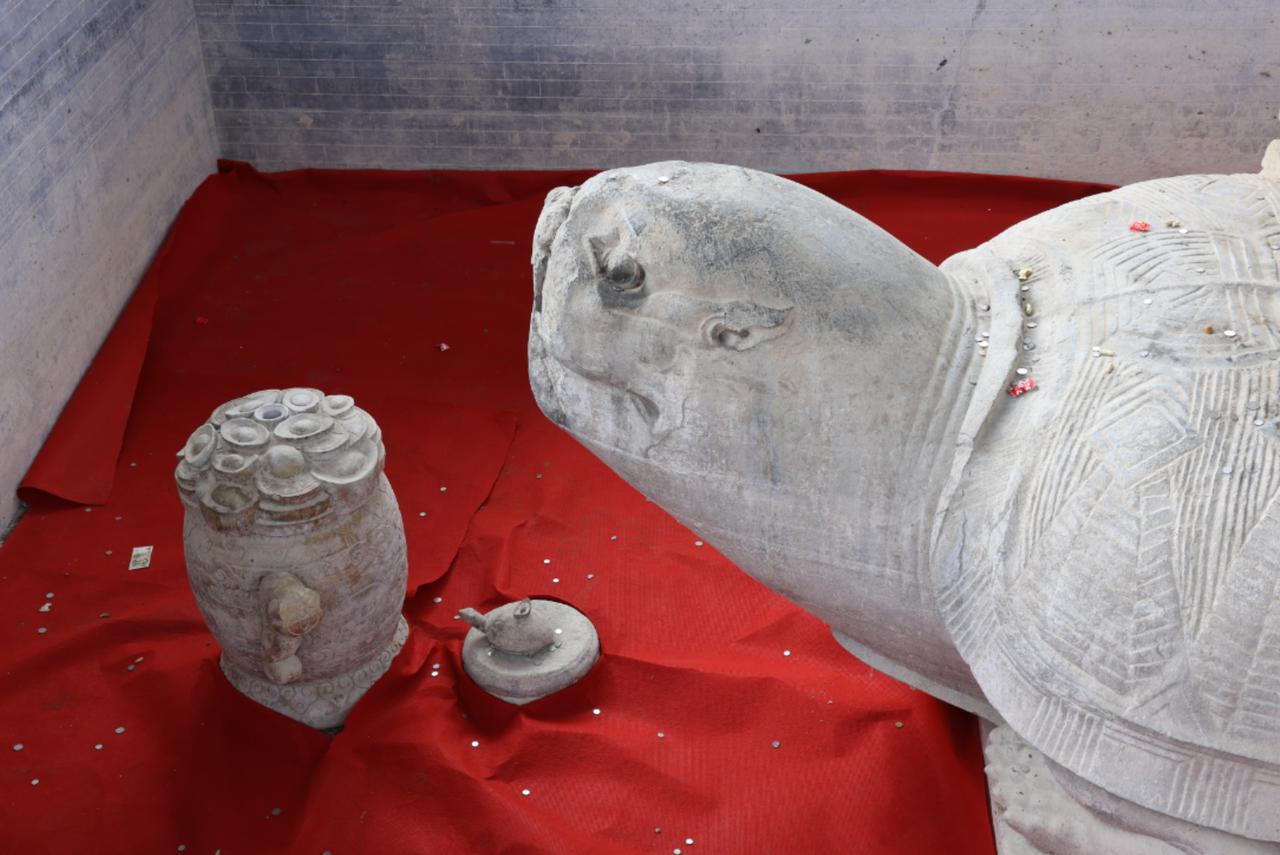 第一次在河南鹿邑太清宫见到宋代宋真宗御书御题御篆额的三御碑《先天太后之赞碑》，石