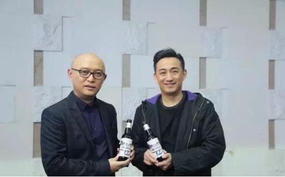 明星光环失灵了。2017年，孟非和黄磊一起投资300万，在南京开了一家叫“黄粱一