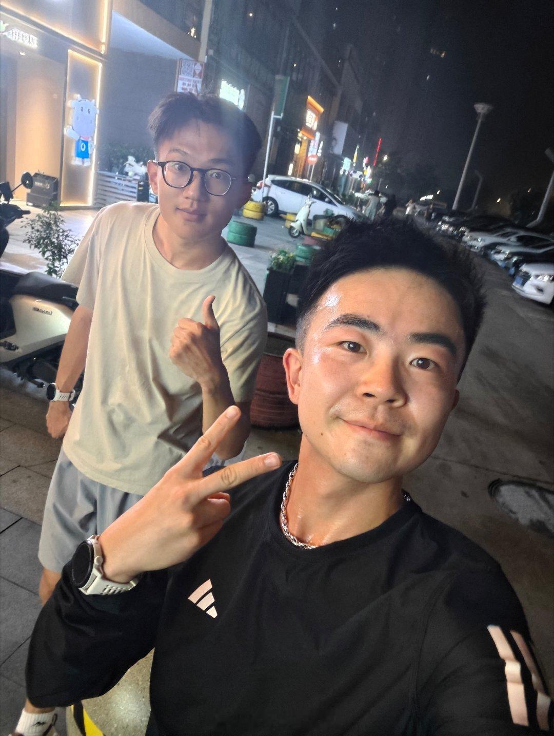 跑步也是一起工作哈布尔的随行拍田径说一哈