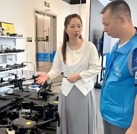 90后武汉女生靠“修无人机”年入500万！从泥坑里捞出的暴利生意，竟藏着普通人逆