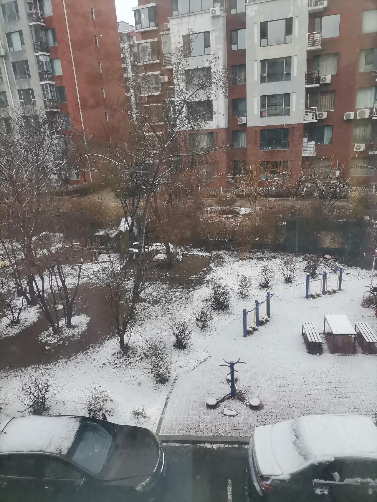 《给吉林市供热企业一封公开信》
吉林市供热企业：你们辛苦了！
谢谢你们这一冬天给