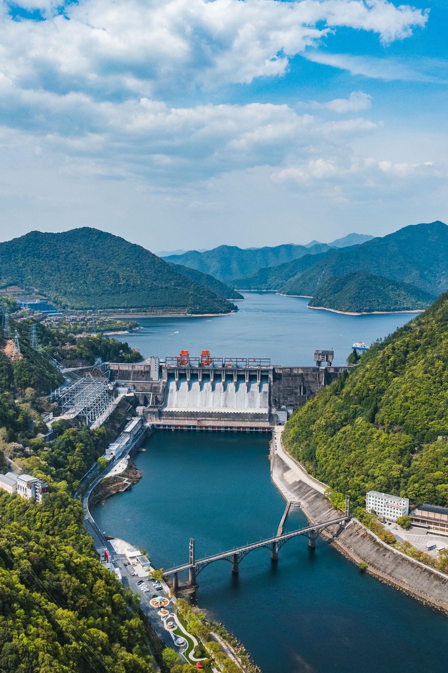 之所以有千岛湖美景，是因为先有新安江水电站