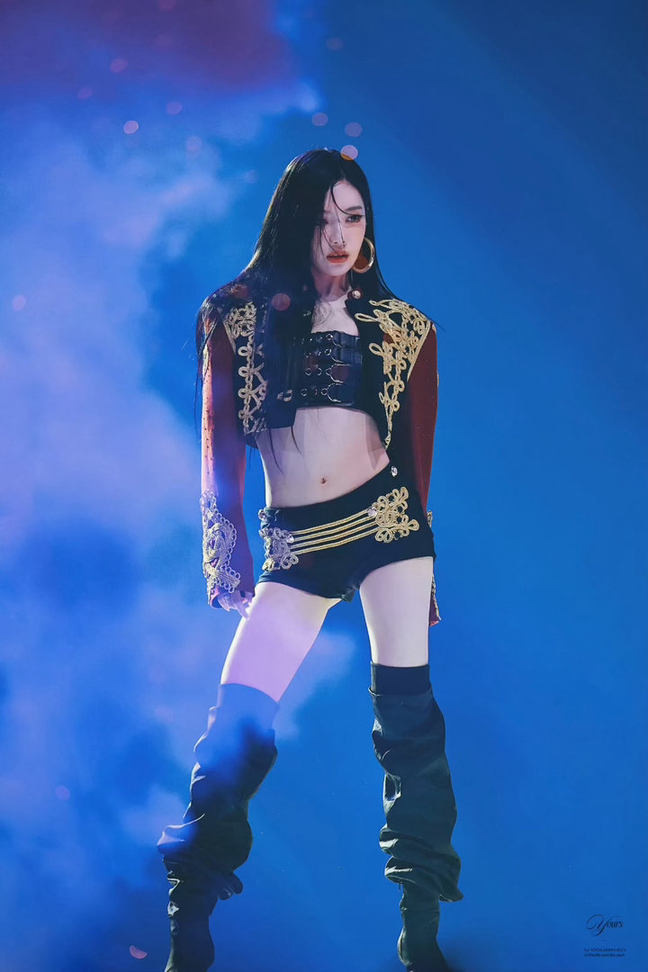 愚人节站姐团建发的宁艺卓愚人节站姐发的宁艺卓