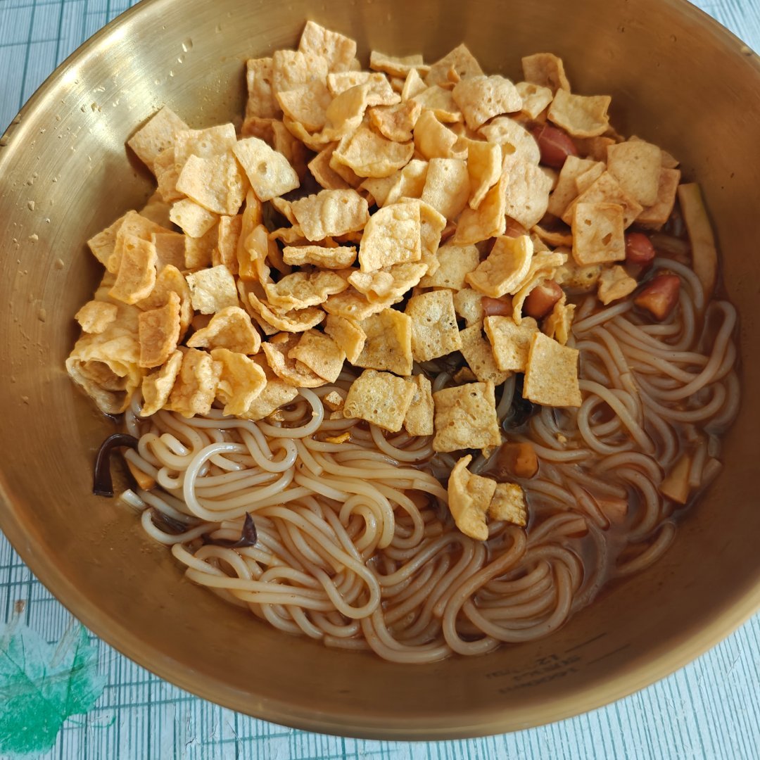 吃完螺蛳粉要睡觉去了晚点再来报道 