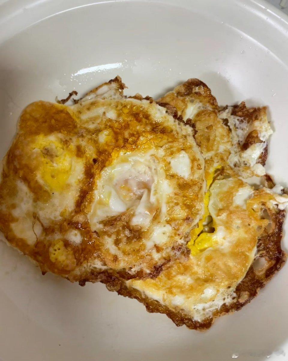 但是父母觉得煎蛋是营养补身体的炸鸡就是垃圾食品都是过油的蛋白质到底哪里有区别？ 