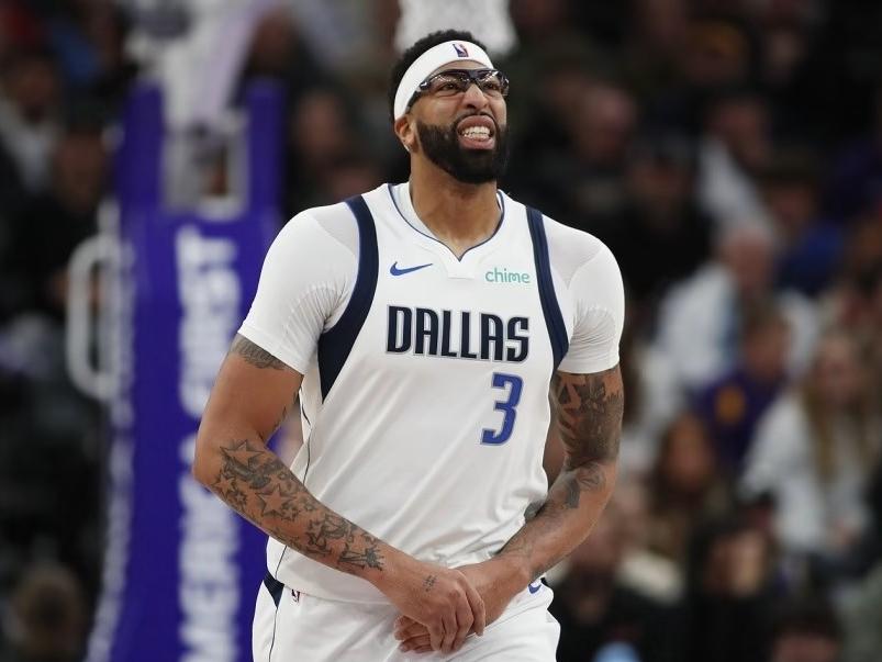 浓眉，求求你退役吧！
在湖人就不停的受伤，来到独行侠没有任何好转，一直是打打停停