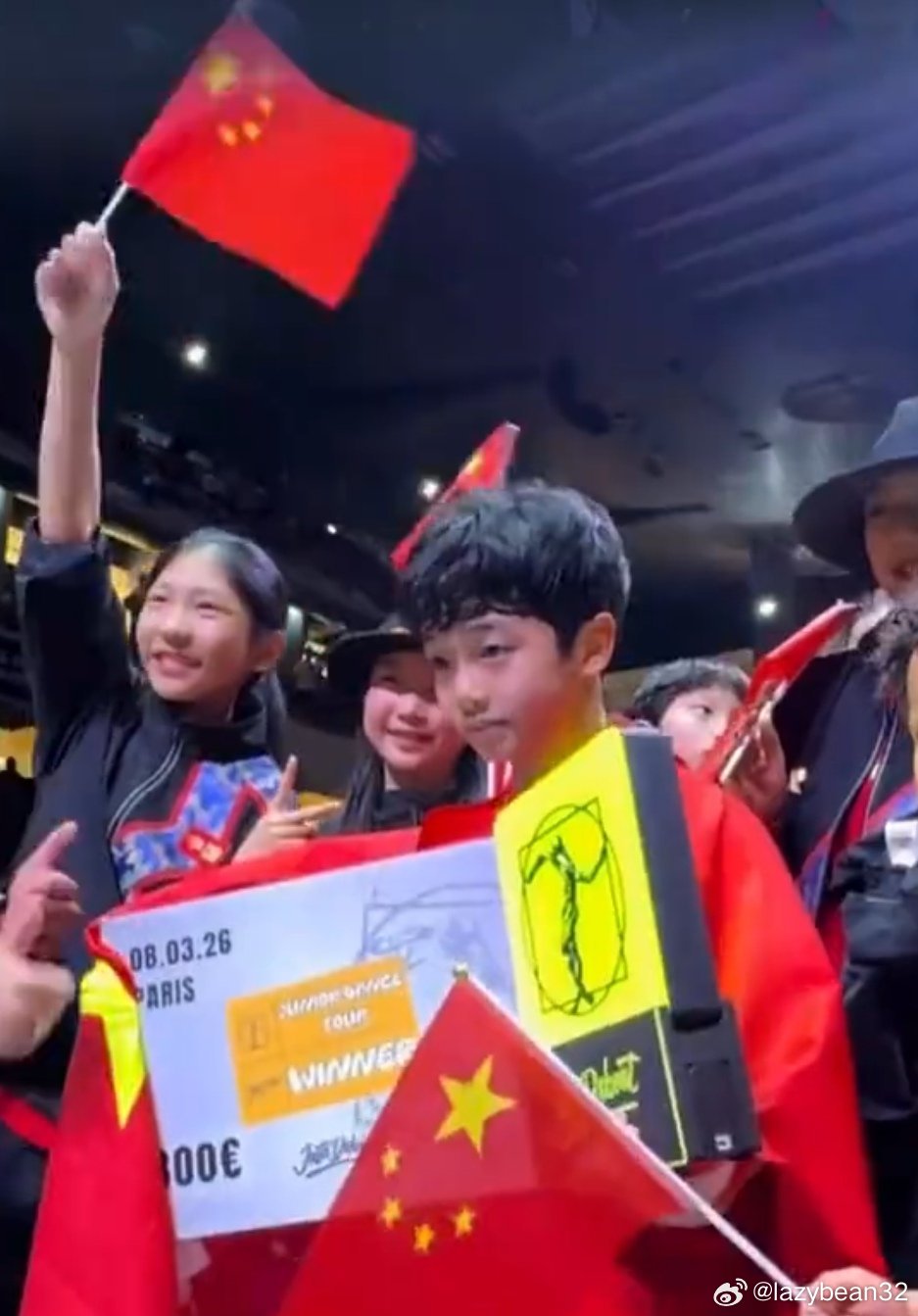炸场了！13岁中国少年李勇秋，在法国Juste Debout街舞世界赛上用一套醉