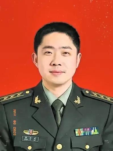 1983年出生的张泽斌，是中央军委联合参谋部某局参谋。

看到这份履历，我真是被
