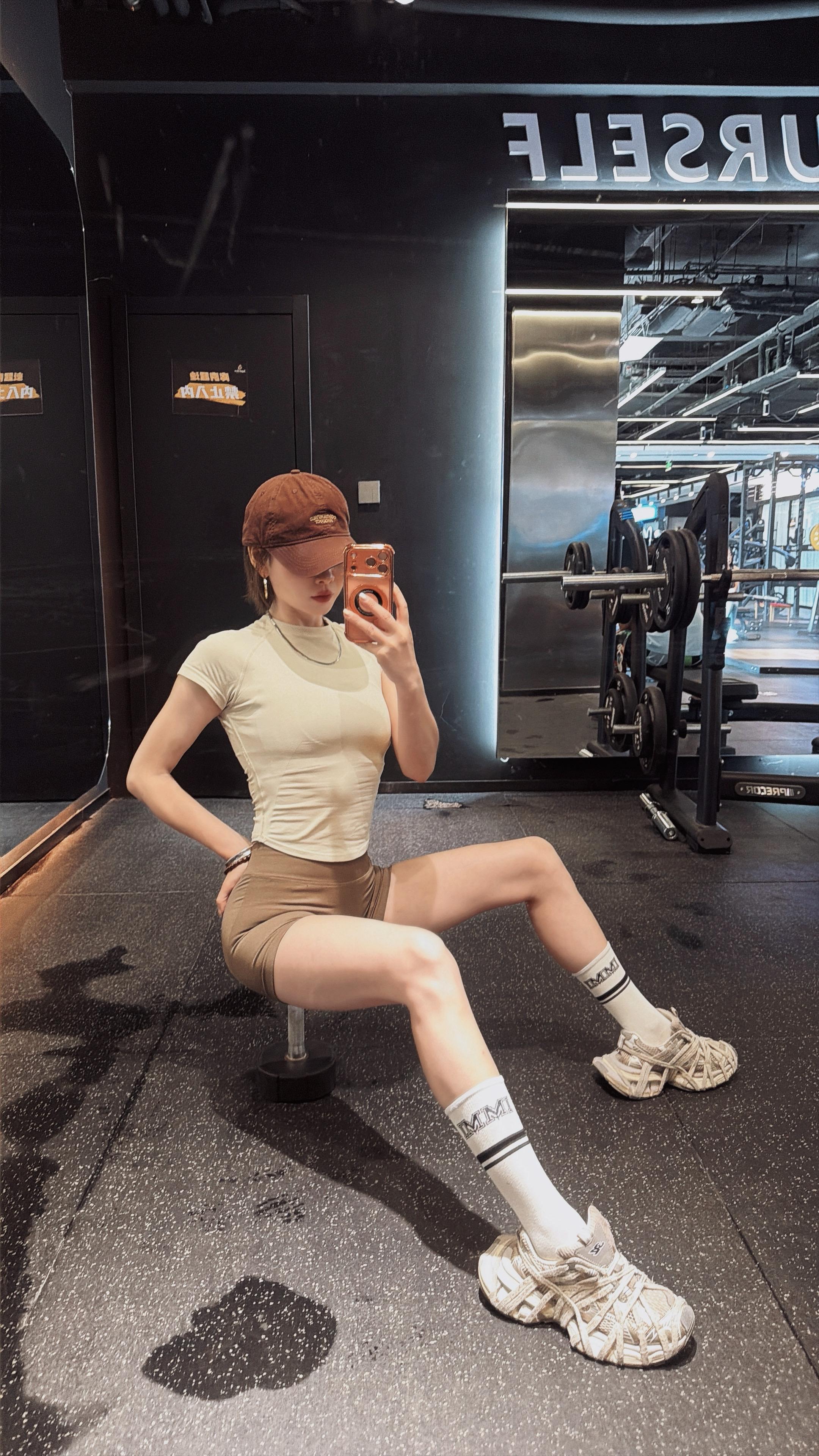 “没有完美的生活 也没有完美的自己 只有越来越好的心态”