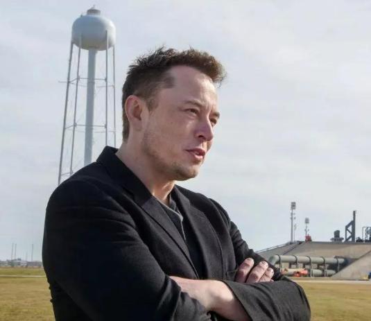 马斯克神预言！  
 
全球抢疯的不是芯片，  
是中国 20 万一台的“电疙瘩