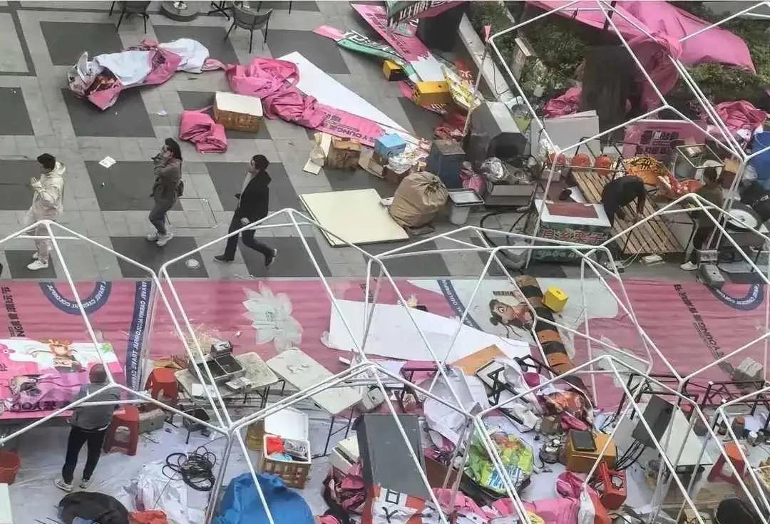 这大风刮的吓人