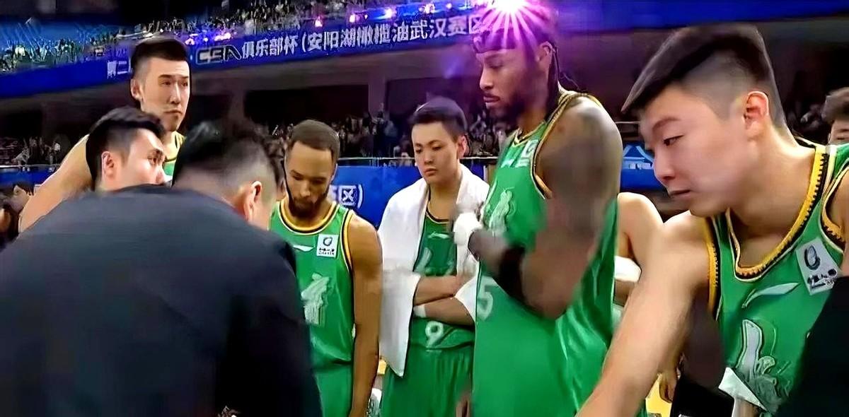 俱乐部杯赛辽篮首战负于江苏队，可怕的不是输球，球迷担心的事发生了。

这场球辽篮