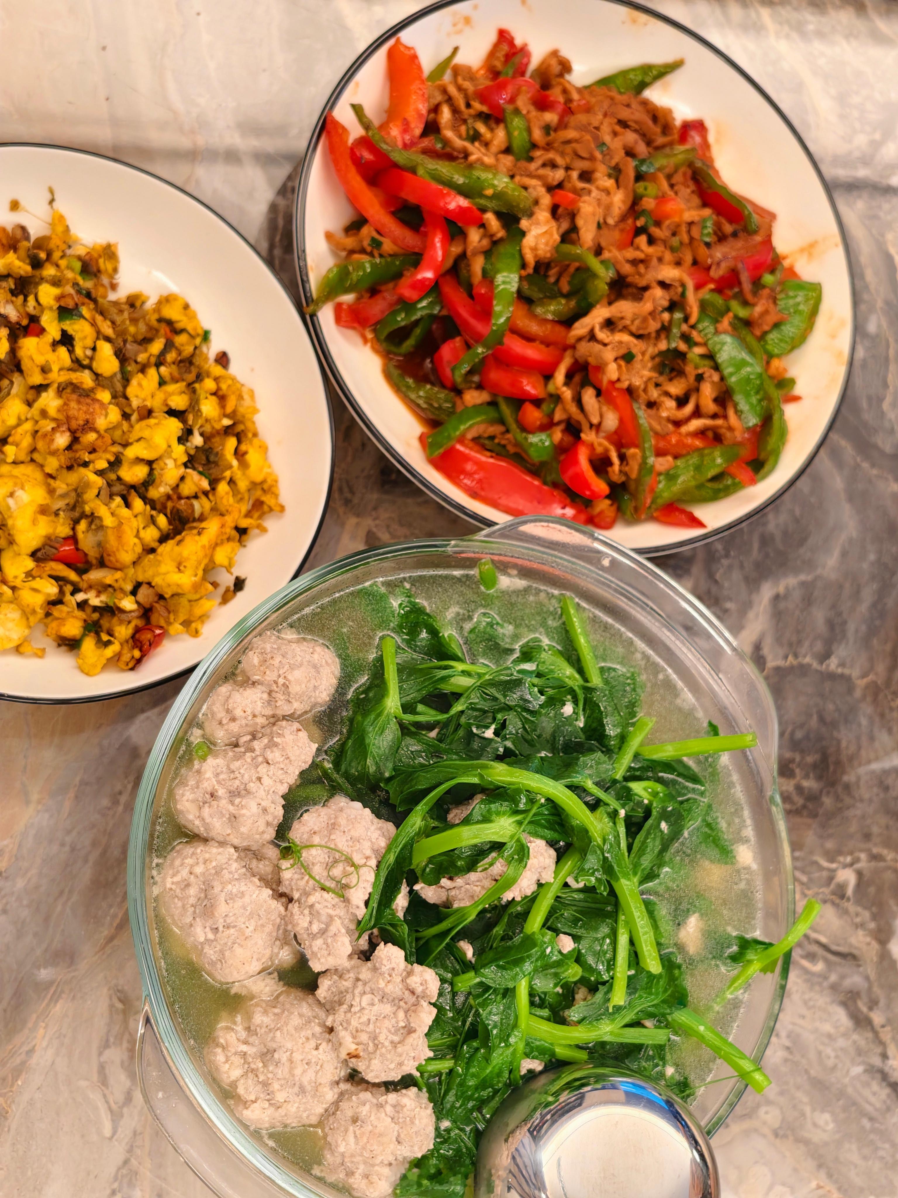 我简直天才厨师👩🏻🍳第一次做四川省省汤懂得起噻老辈子些！就是我手掐的丸子好