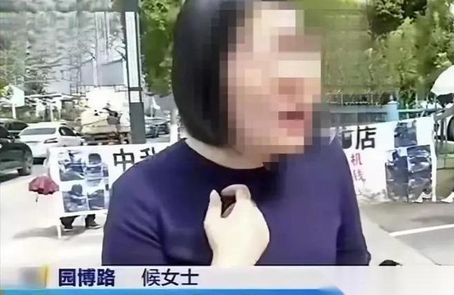 云南昆明，一女子花120多万买了一辆奔驰车，没承想新车被送去贴膜时，4S店竟然私