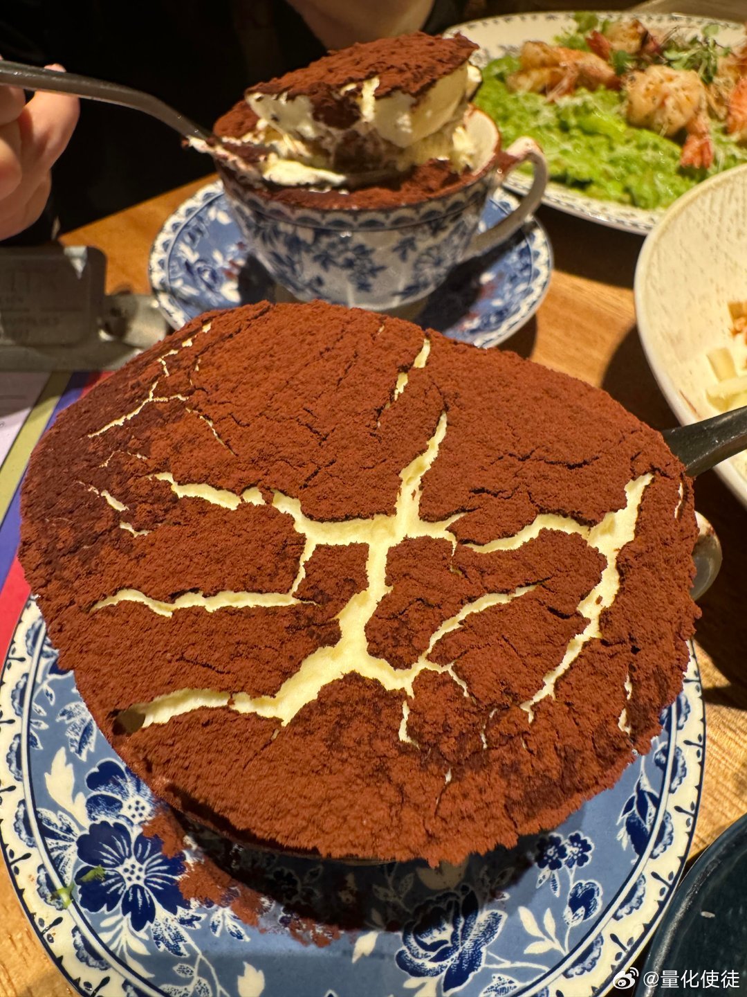 漂亮不能当饭吃，但漂亮饭可以和我一起吃。 