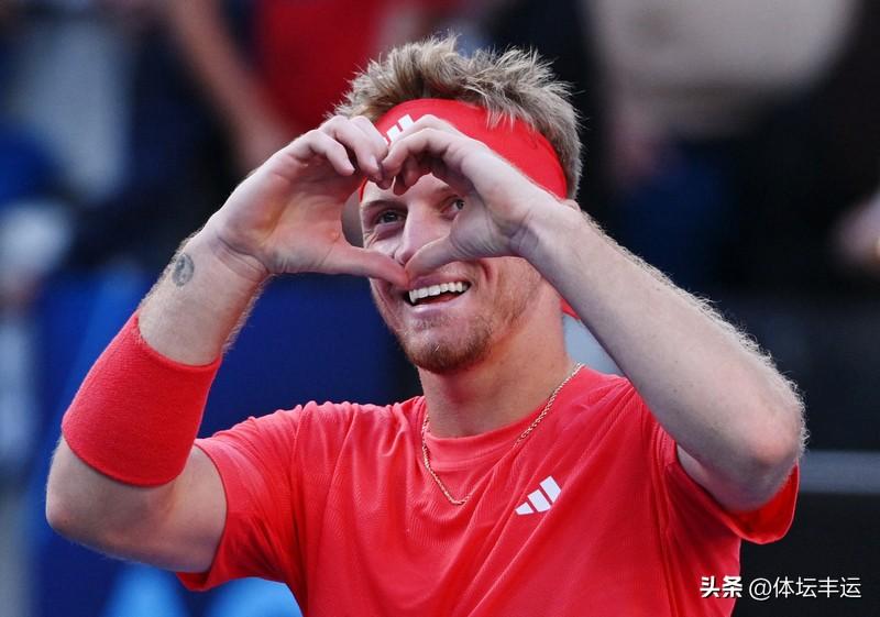 西班牙福基纳逆转捷克小将门希克晋级@印第安维尔斯男女单打第三轮1/16决赛战报?