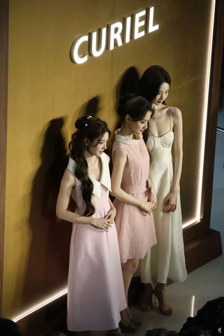 徐若晗张艺凡夏梦同框状态徐若晗夏梦张艺凡同框徐若晗张艺凡夏梦同框状态，好美， 