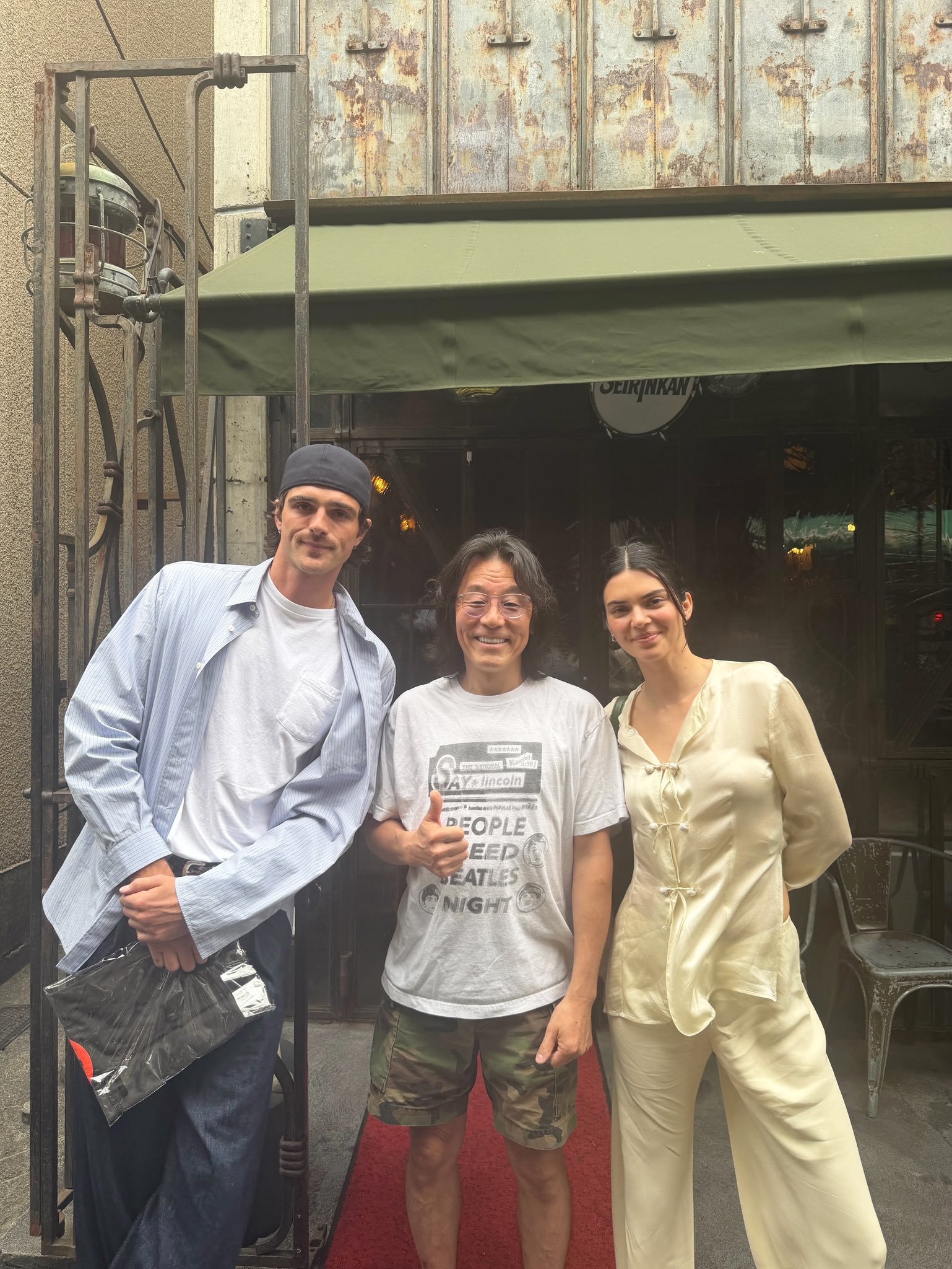 Kendall Jenner和Jacob Elordi在东京一家餐厅用餐🇯🇵