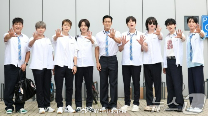 SuperJunior全员校服出演认哥 SuperJunior全员校服造型出演《