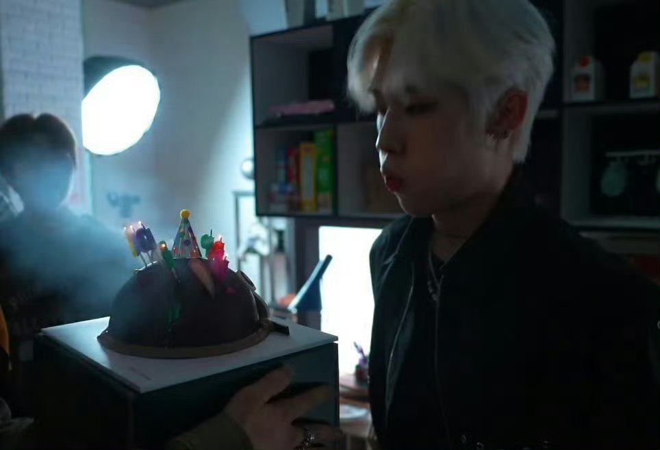 第一次在团过生日吹蜡烛 