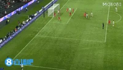 女足亚洲杯，中国女足2:1逆转强大的朝鲜女足，以3连胜取得小组第一！
中国女足击