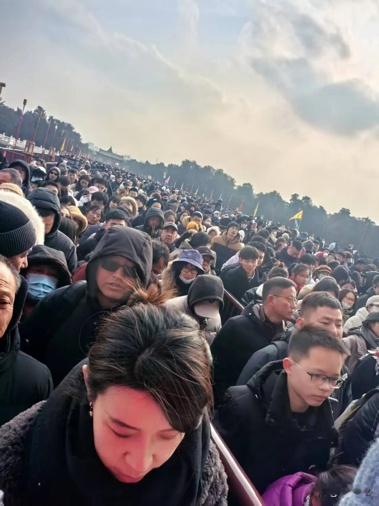 虽属两个大洲，人数却不相上下
天坛 （祭天）VS 梵蒂冈（祭彼得）