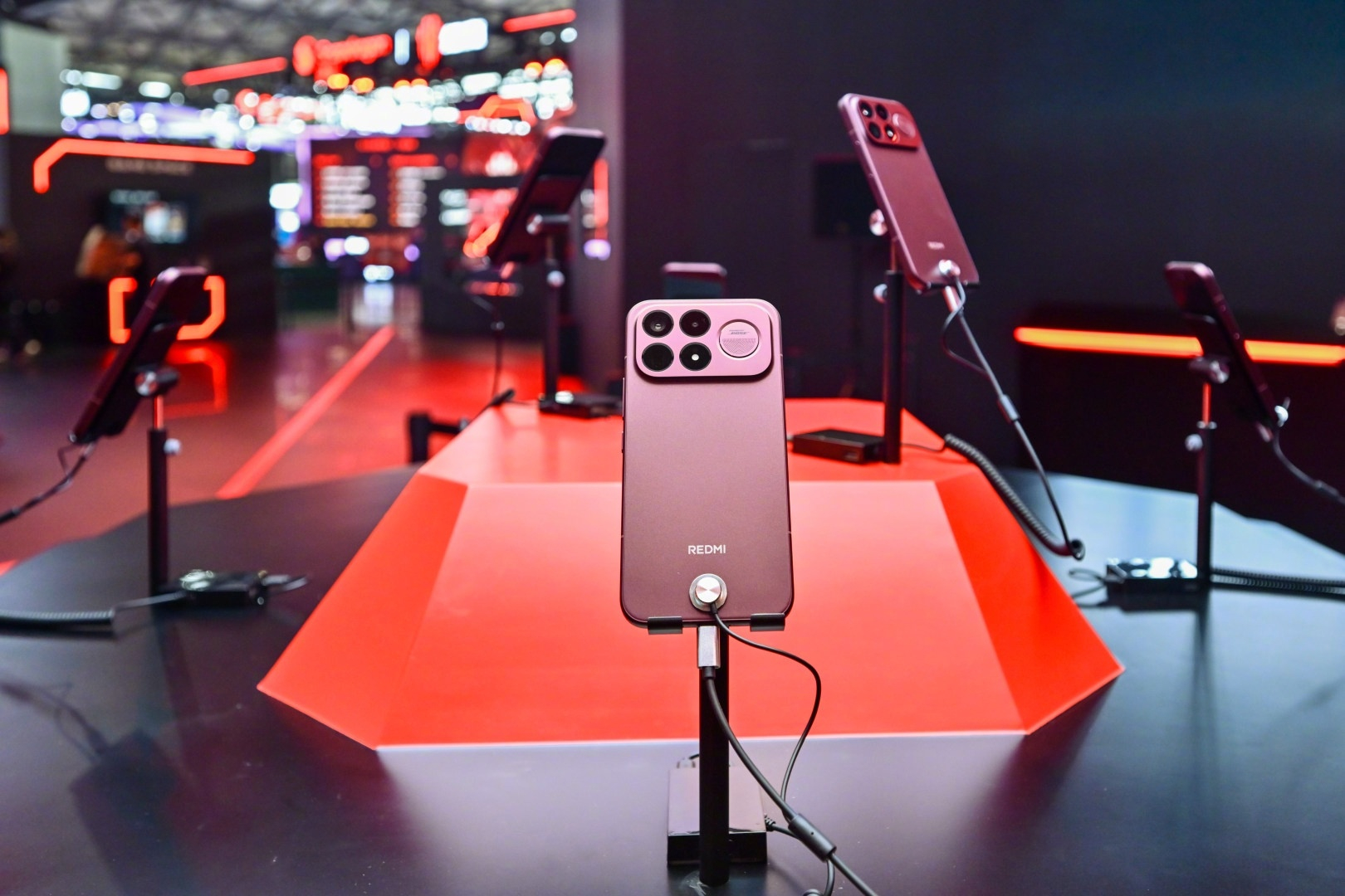 REDMI K100 Pro系列这个赤霞珠红很好看啊，像我这种猛男怎么都喜欢 