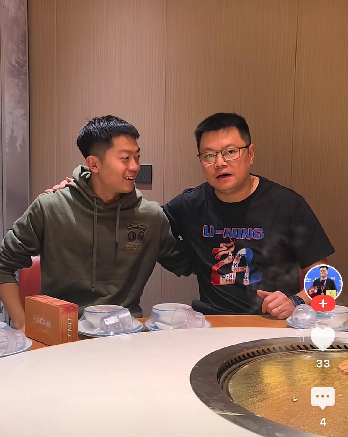 侯英超主播晒欧冠美食——调侃没苦硬吃
侯英超老师最近几天正在备战
欧冠联赛，
也