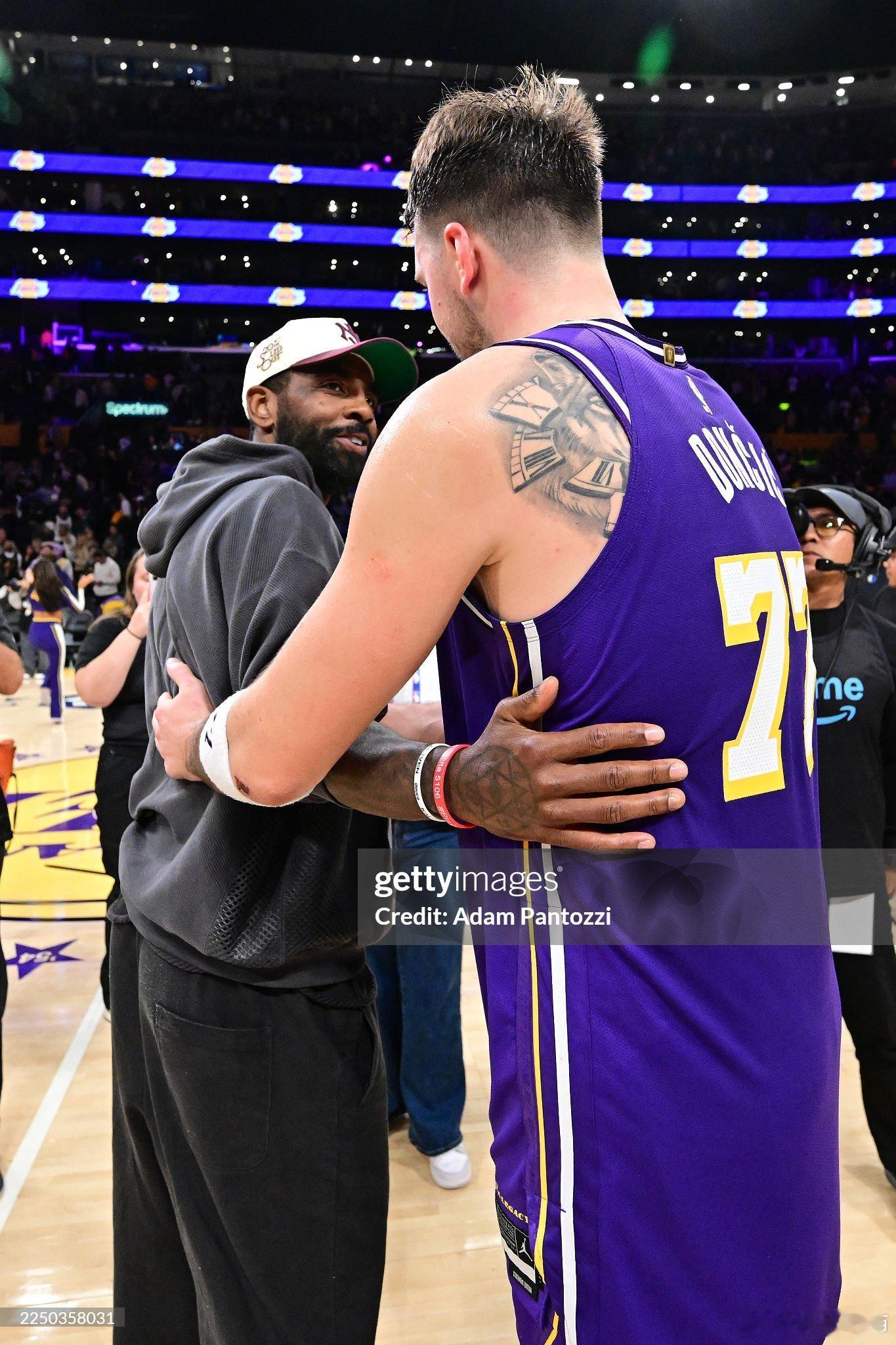 MFFL 来自Marc Stein的消息。除了非卖品弗拉格之外，达拉斯也不考虑交