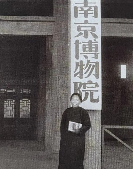1949年，傅斯年前往台大就任校长，临走前，他找上自己的表妹曾昭燏：“你掌管了博