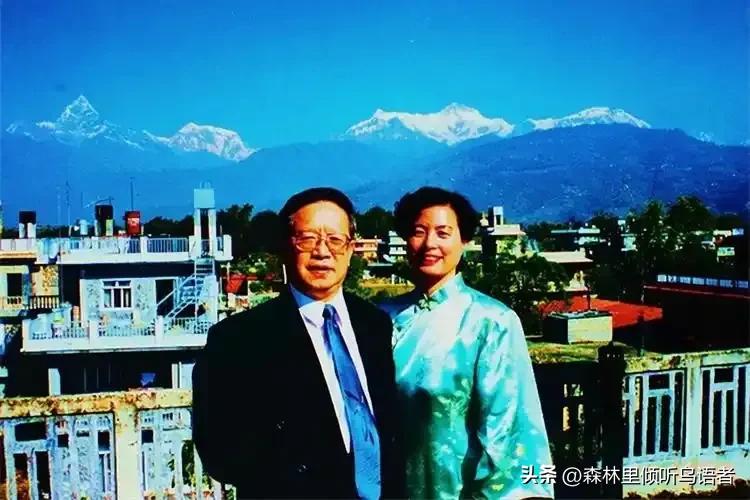 2005年，中国驻尼泊尔外交官朱敏才退休后，瞒着子女，带着妻子连夜离家，从此杳无