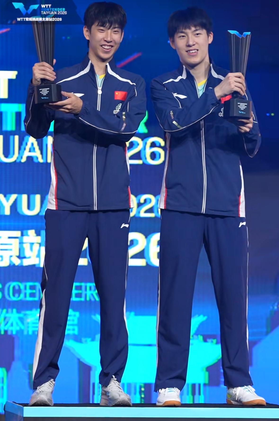 国乒温瑞博2个小时2个冠军！

4月12日wtt挑战赛太原站，男双决赛中，温瑞博