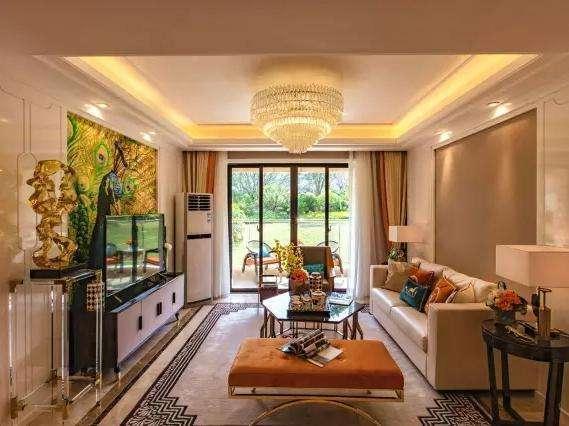 前几天和闺蜜小林约饭，她红着眼眶说的话，至今还戳着我。
小林结婚前是职场骨干，为