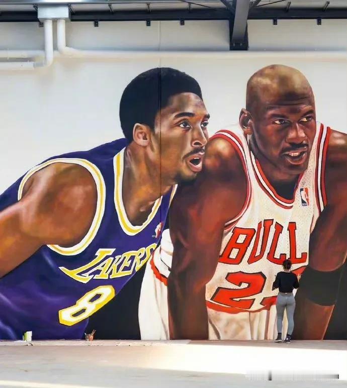 【🎨壁画传奇：乔丹&科比的篮球之神🏀】

在艺术的世界里，有一种神奇的力量，