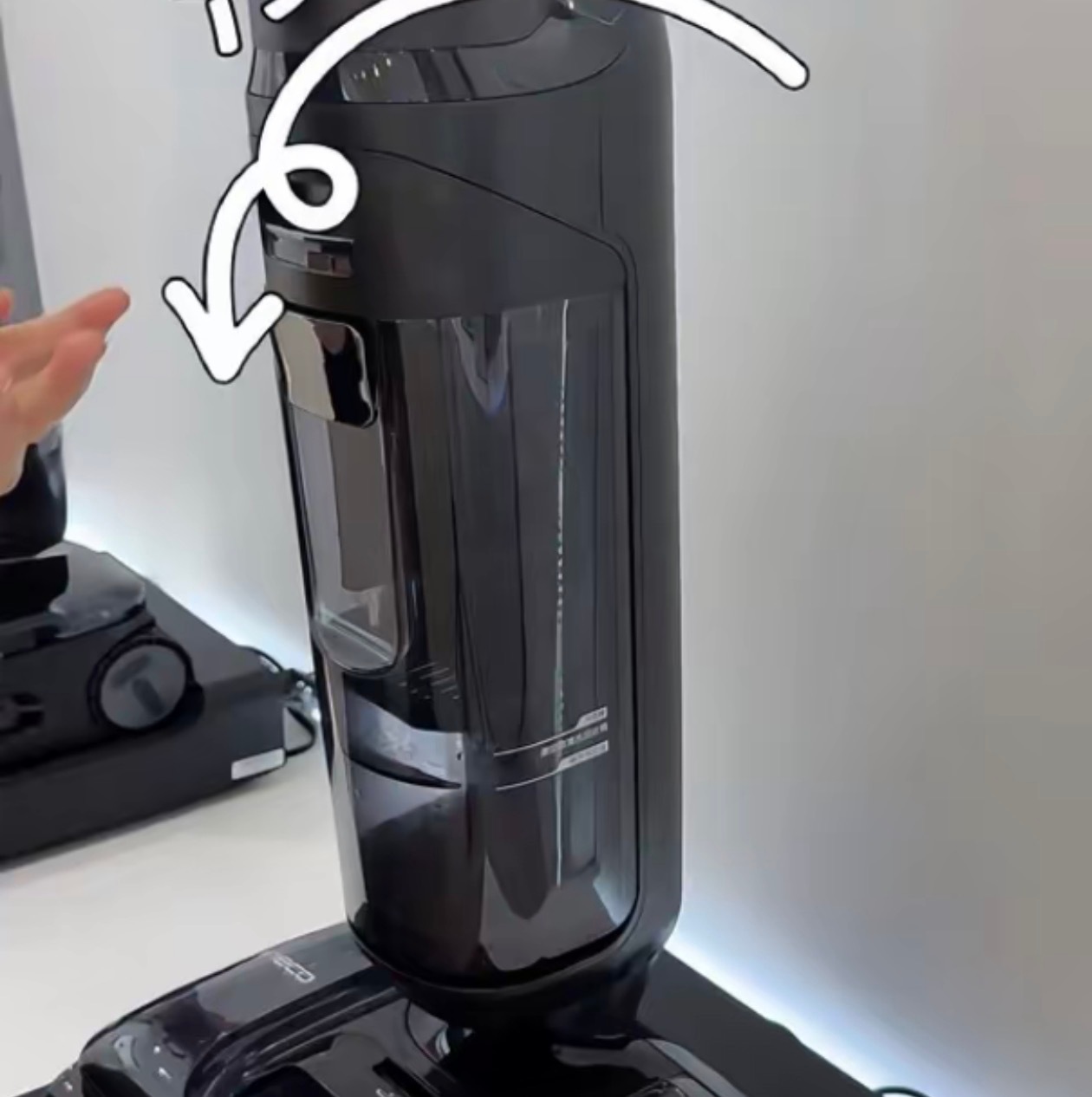 一代人有一代人的隐形家务我家是洗地机的废水槽，有一说一那个里面真的难清理，虽然比
