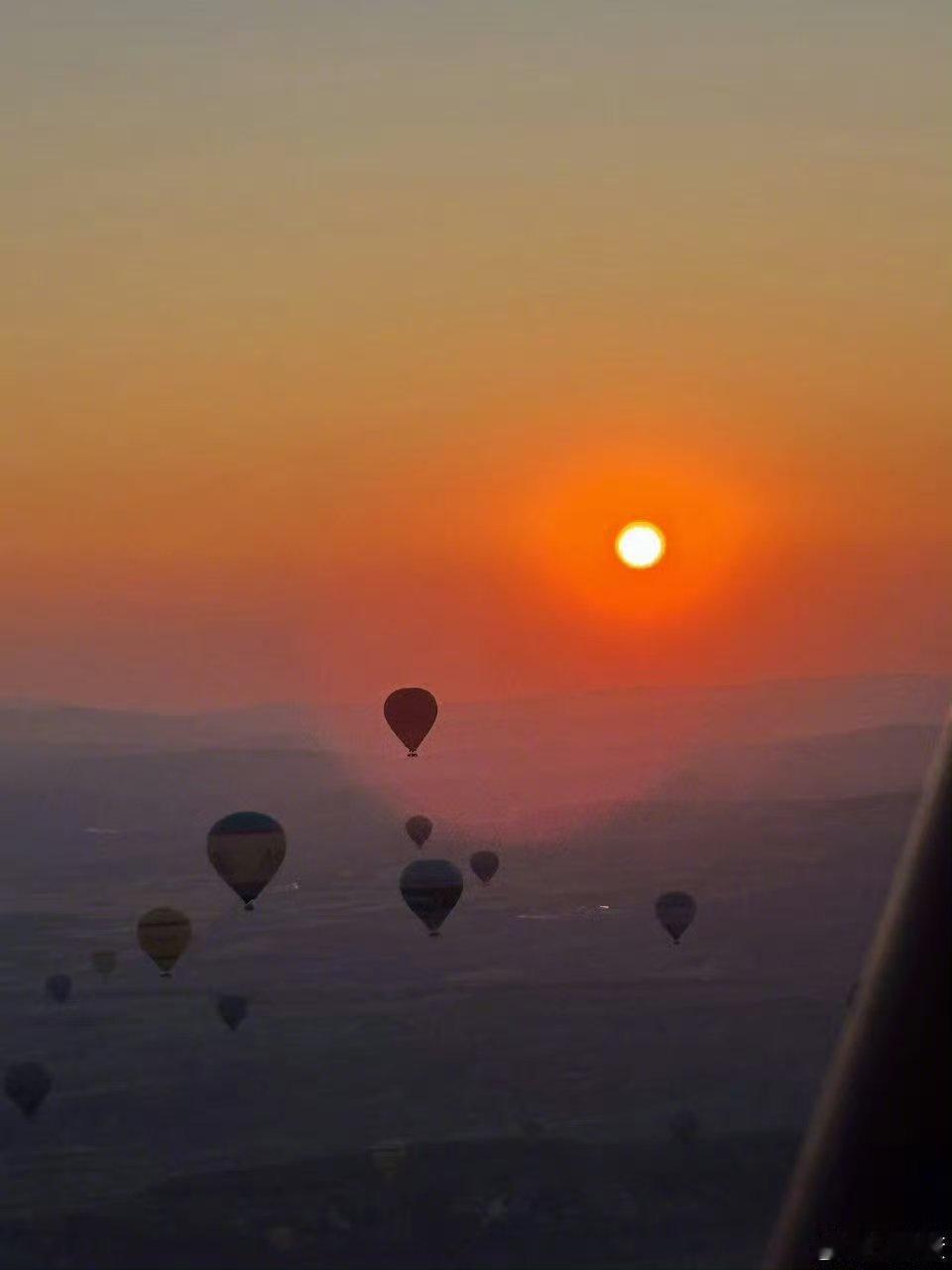 田曦薇回应哭了田曦薇素颜热气球照田曦薇素颜既视感好绝！和浪漫热气球同框超适配，清