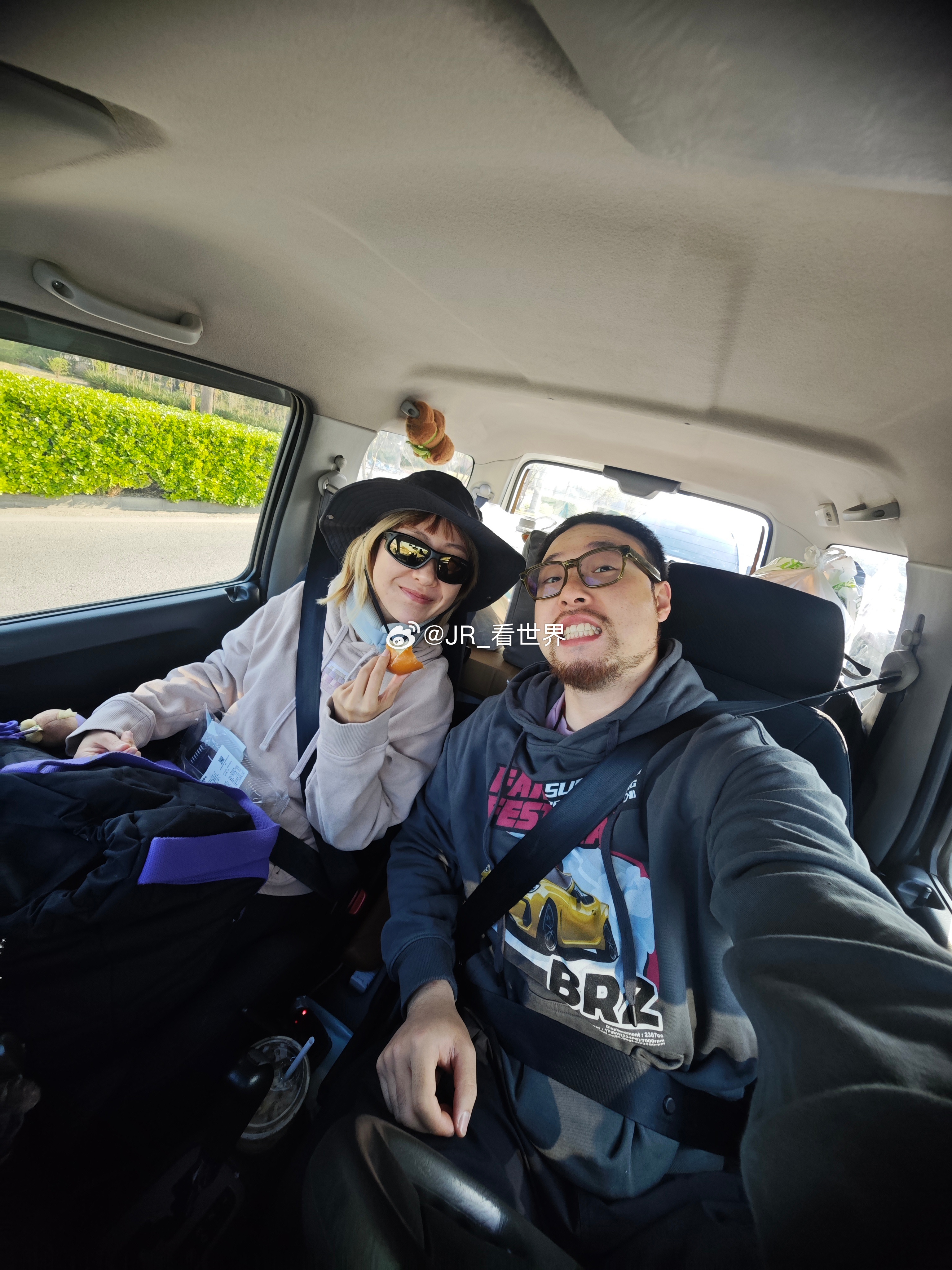 深夜分拨点取上了期待已久的车顶帐篷，能装在车里的车顶帐，简直吉姆尼福音，今晚试试