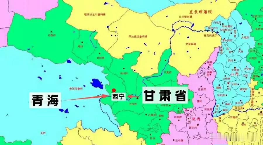 西宁明明是甘肃的，为何会被划去青海省给人家当起了省会？
甘肃和青海这两个省是紧紧