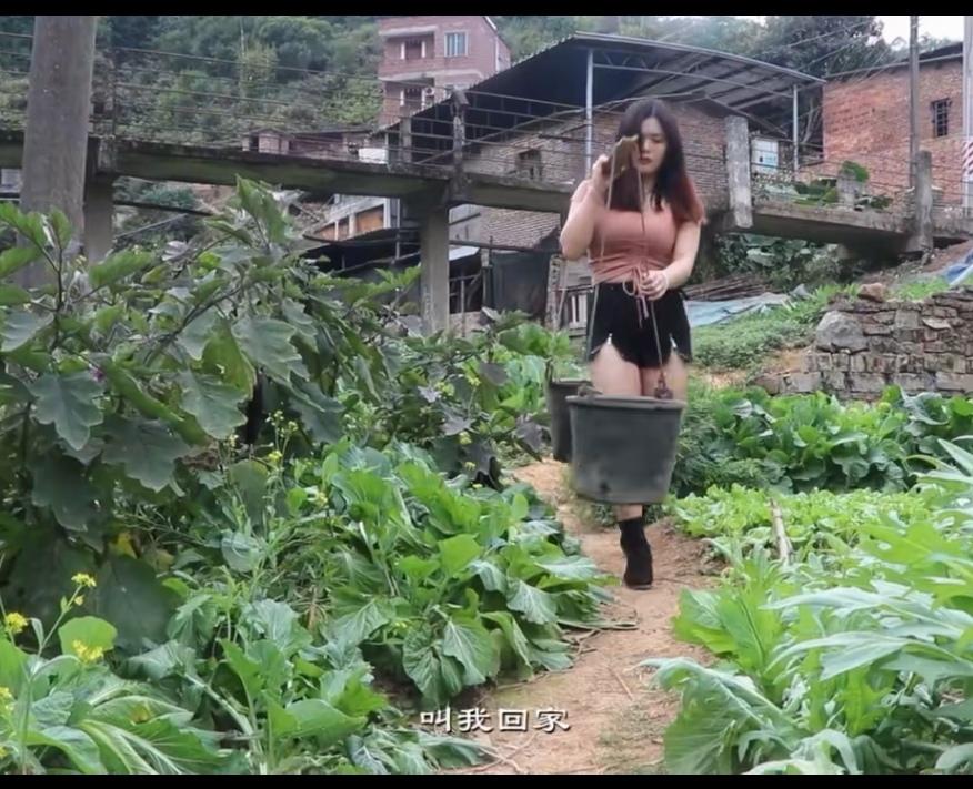 叫万岁的人多了，万岁的名字很难记住。
叫九千岁的人只有一个，权力虽然没有万岁大，