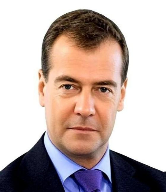 不装了，摊牌了。梅德韦杰夫一句话把窗户纸捅破了：“国家存亡，全看输赢”。那些年挂