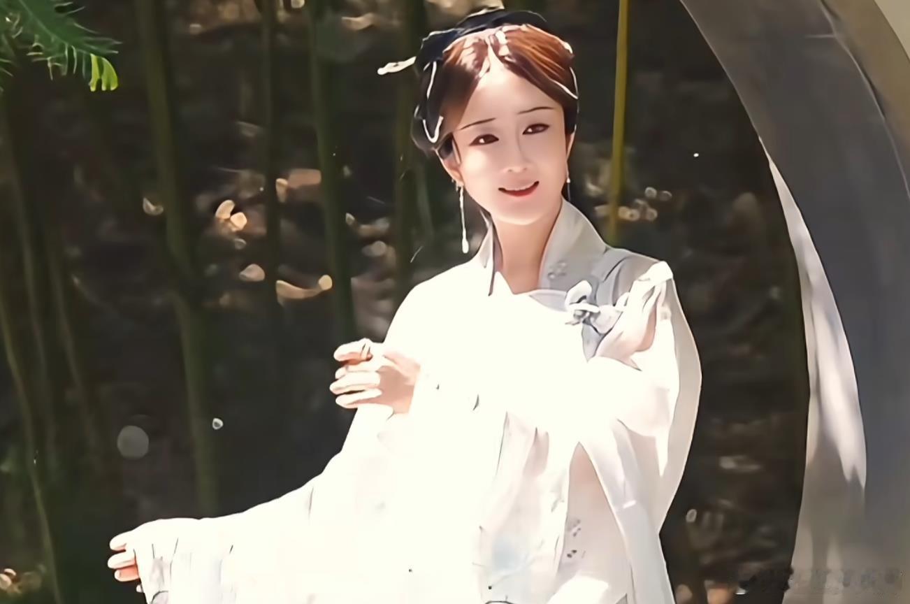 “千年西楚地，下周静待虞姬故人归！”宿迁文旅发的，看来李依晓扮演虞姬，下周亮相苏